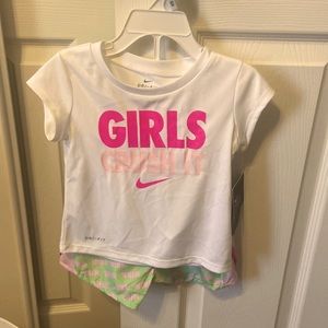 Girls Nike Set 24 months NWT